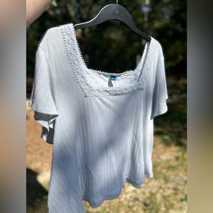 Old Navy Women’s White Flutter Sleeve Top